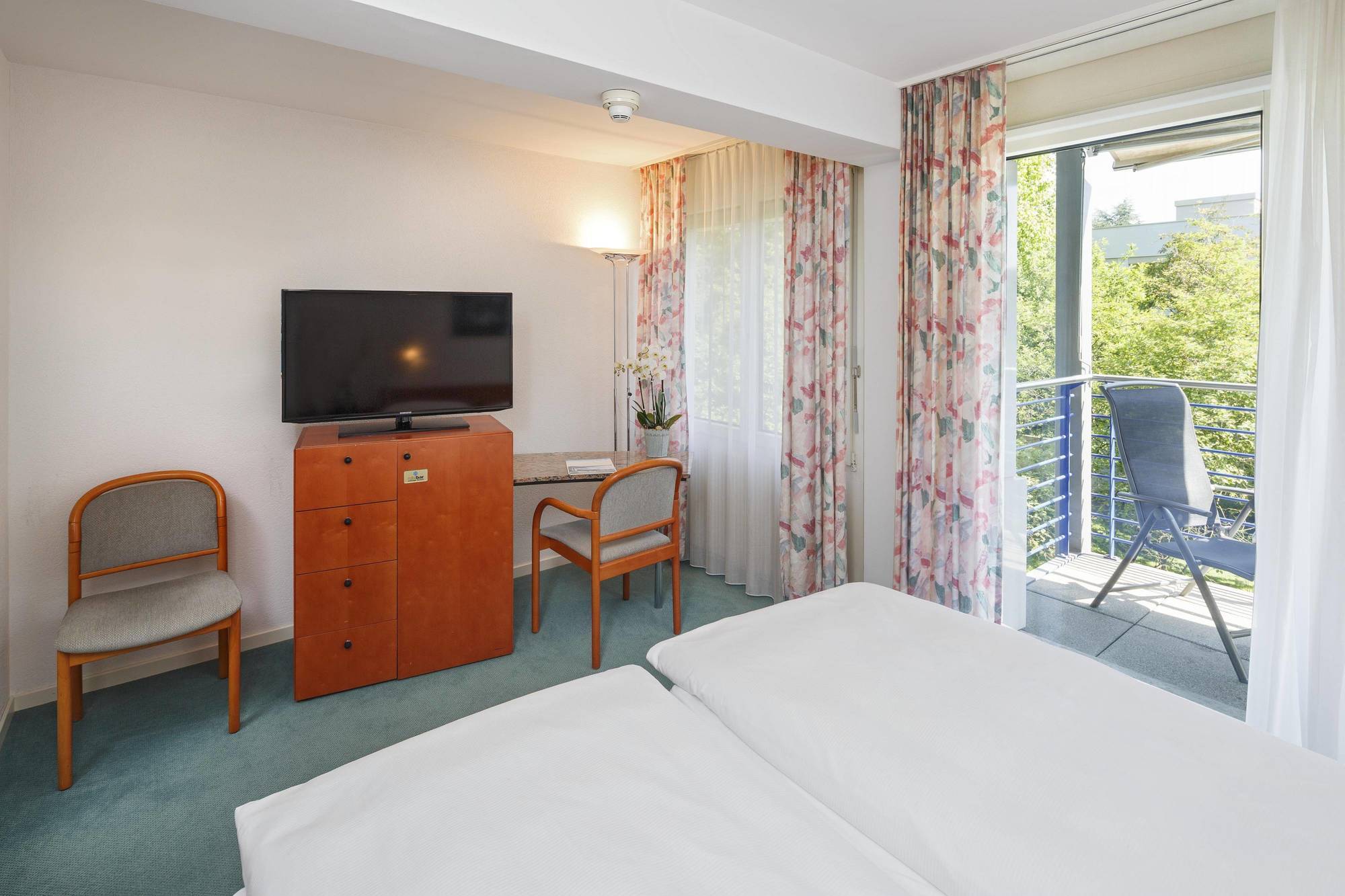 Wellness Hotel Tenedo - Thermalquellen Resort Bad Zurzach Exterior photo